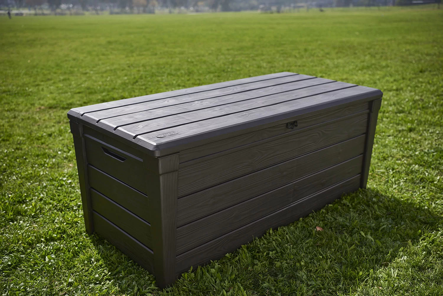 【Storage Shed】Keter Brightwood 120 Gallon Large Elegant Resin Water Resistant Lockable Deck Box